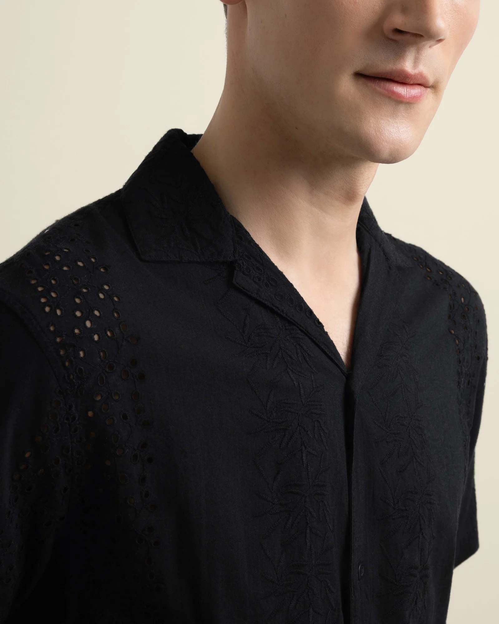 Kari - Leaf Embossed Short Sleeve Shirt - Image 4